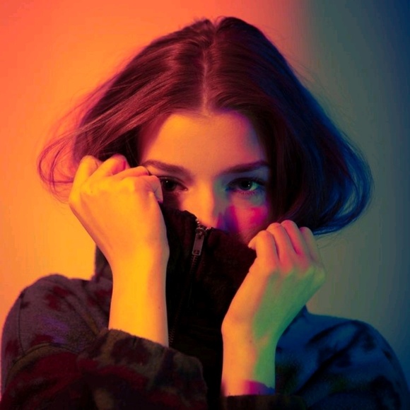 Meet your Posher, Traci - Picture 1 of 1